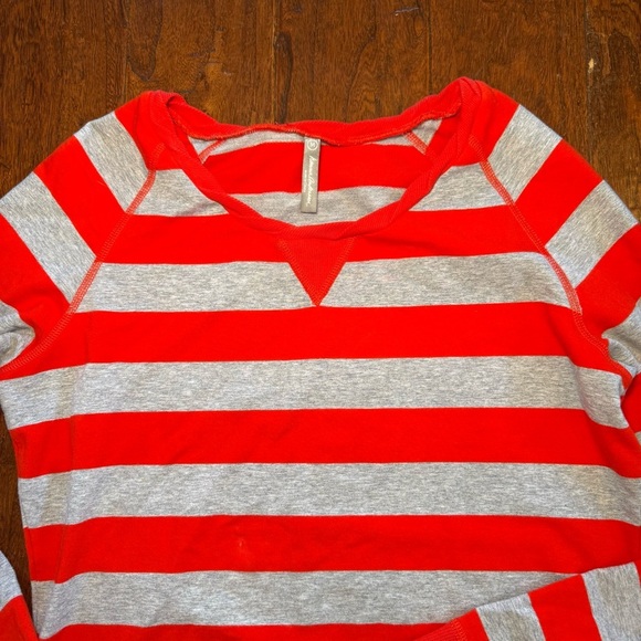 Hanna Andersson red and gray striped scoop neck long sleeve tshirt size M - Picture 2 of 13